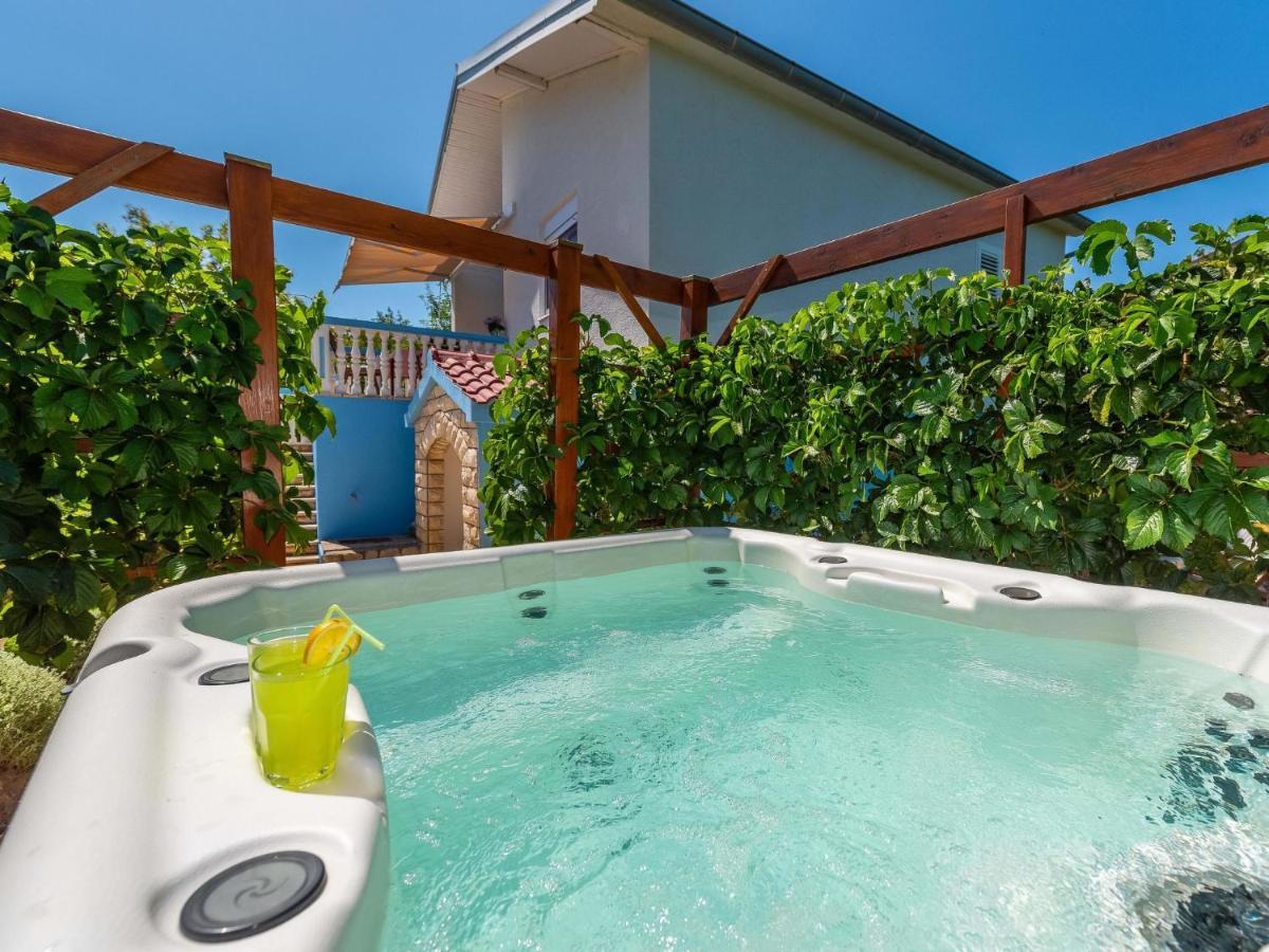 Holiday Home Milka Pridraga Dış mekan fotoğraf